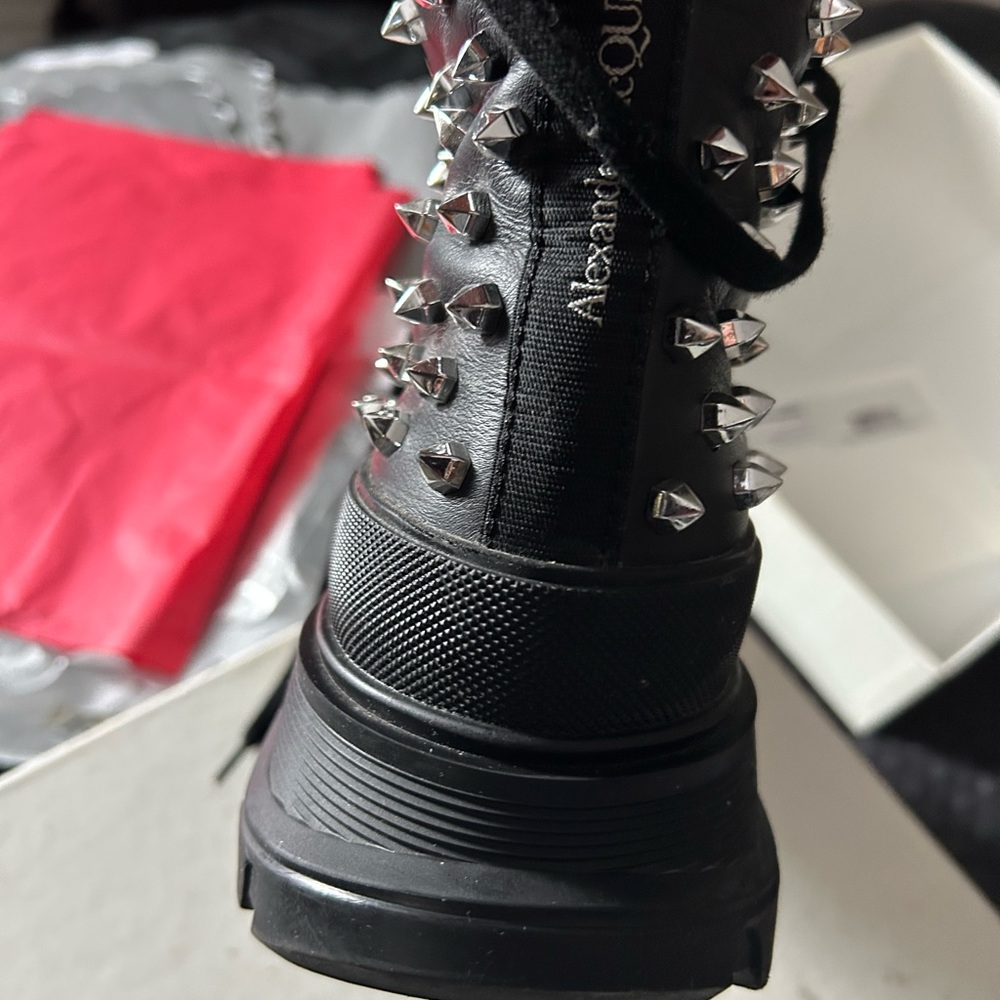 Alexander McQueen Leather Black Studded High-Top Women's Boots Sz 39 $1800 - Picture 7 of 9